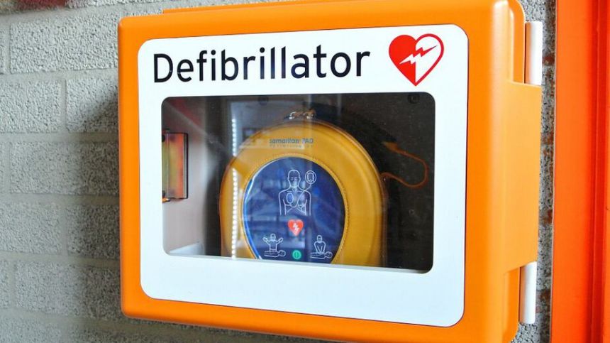 Ballyconneely community to buy defibrillator for public use