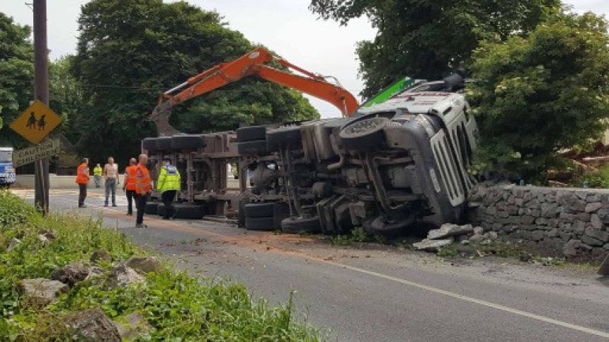 N17 reopens at Bawnmore following truck crash