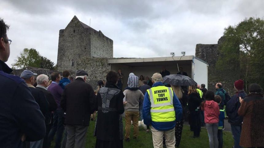 Several hundred turnout in Athenry for march to support Apple data centre