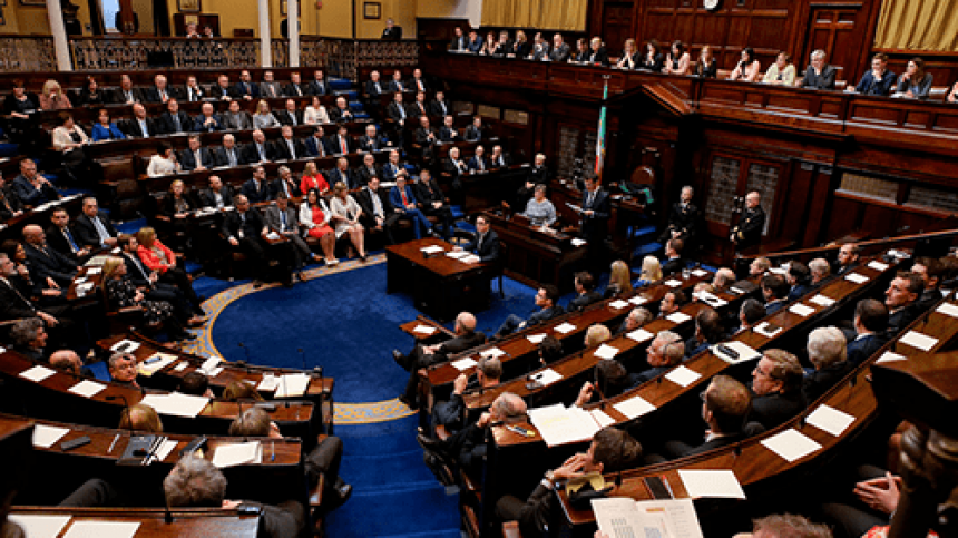 Dáil votes to accept bill requiring future NUIG presidents to be fluent in Irish