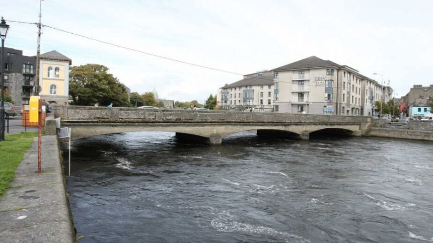 Dáil hears city's Wolfe Tone bridge 'in trouble'