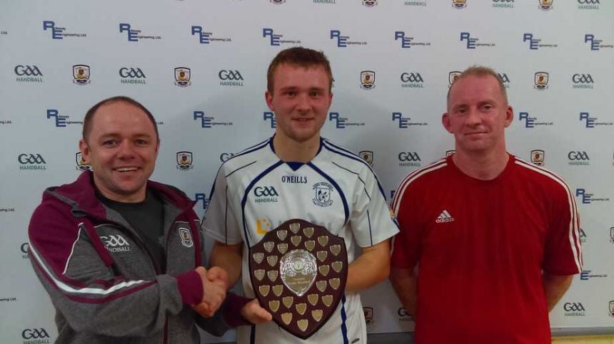 Oisín Ó Cualáin retains league crown after absorbing battle