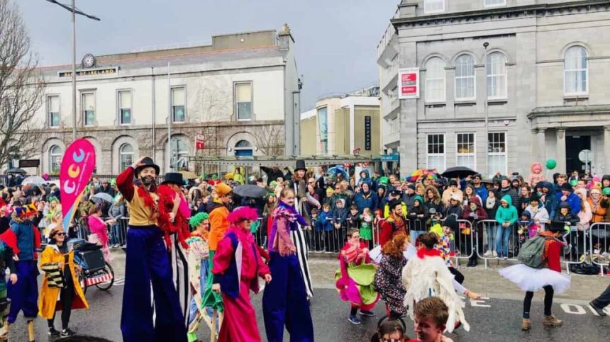 Over 30 thousand line city streets for St Patricks Day parade