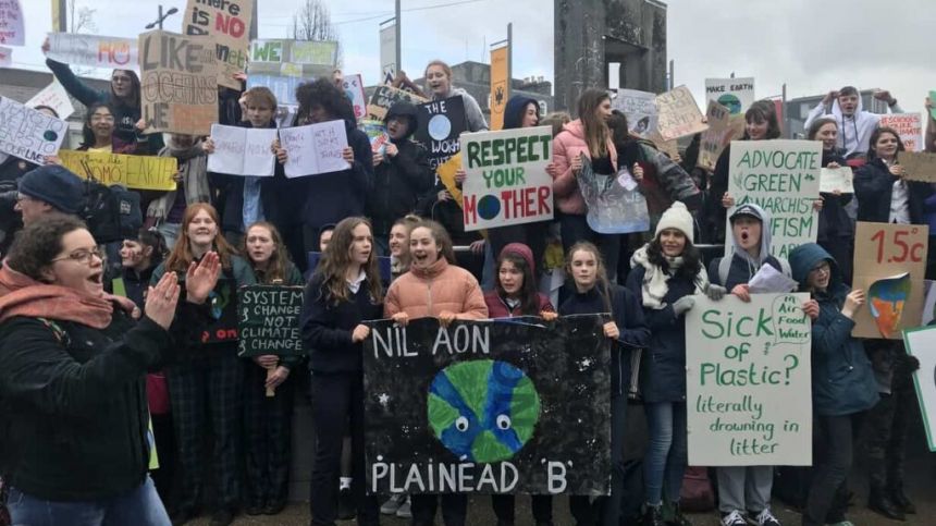 400 students protest in Eyre Square against inaction on climate change