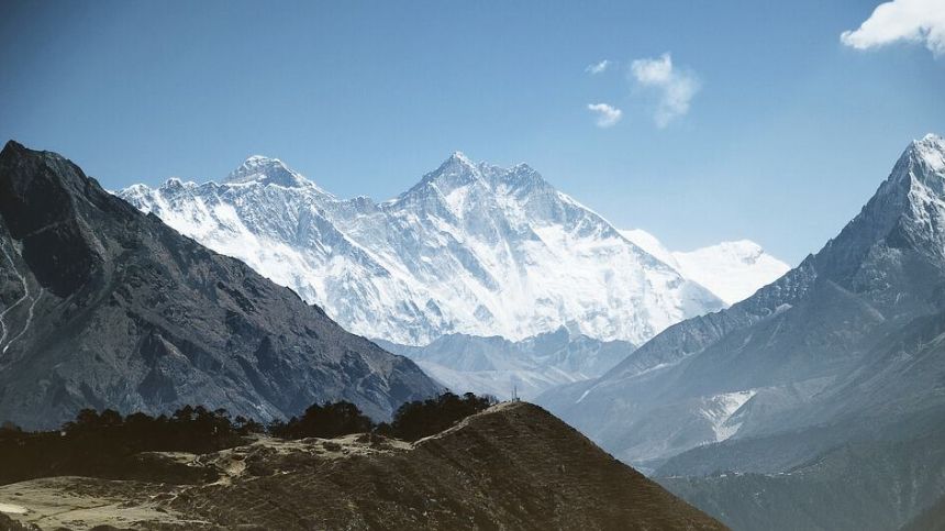 North Galway man dies while descending Mount Everest