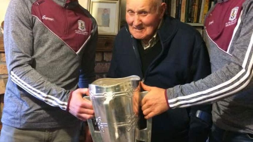 Tributes paid to Galway football legend Tom 'Pook' Dillon R.I.P