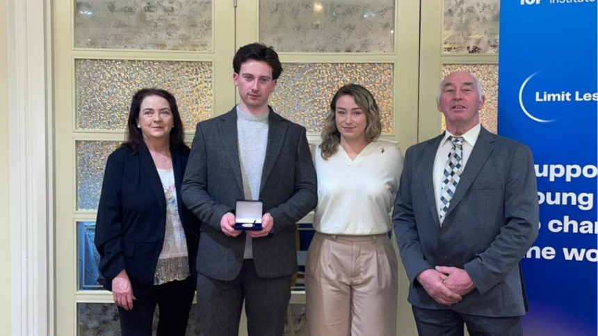 Galway student is awarded Earnshaw Award by the Institute of Physics