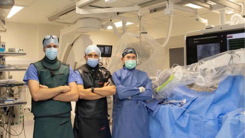 First robotics-guided heart surgery in Ireland &amp; UK takes place in UHG