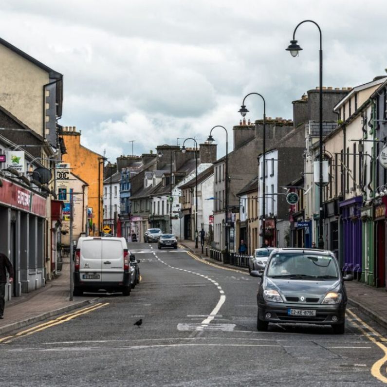 Review of Loughrea traffic lights sequence change to take place in September