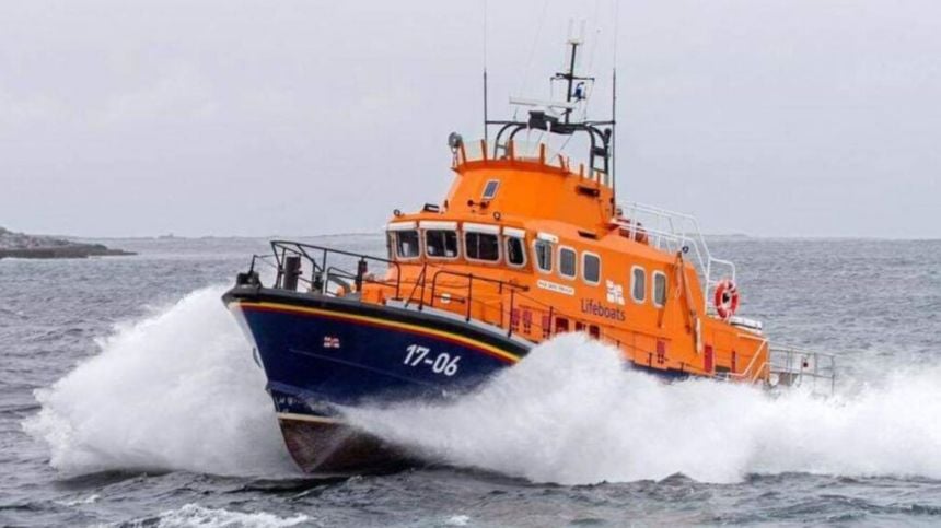 Aran Islands lifeboat rescues eight people on two yachts in separate incidents