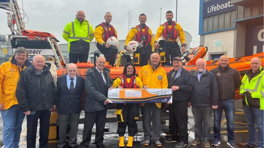 Galway RNLI receives €5K from local shipping company