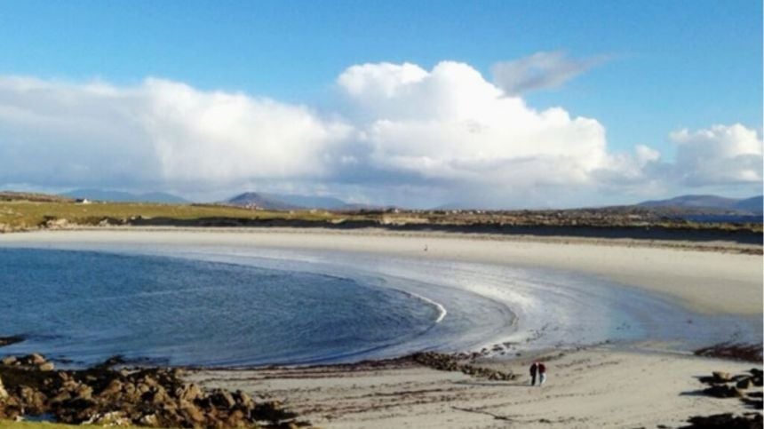 Call for inter-agency meeting to deal with parking and littering issues at Connemara beaches