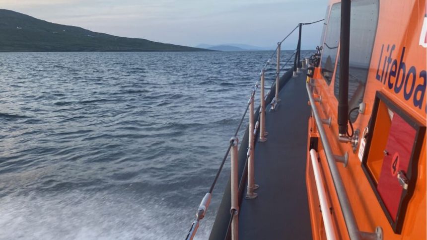 Clifden RNLI tasked to a medical evacuation from Inishturk North, Co Mayo