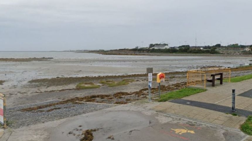 Galway City council accused of misleading updates of water quality at Ballyloughane Beach