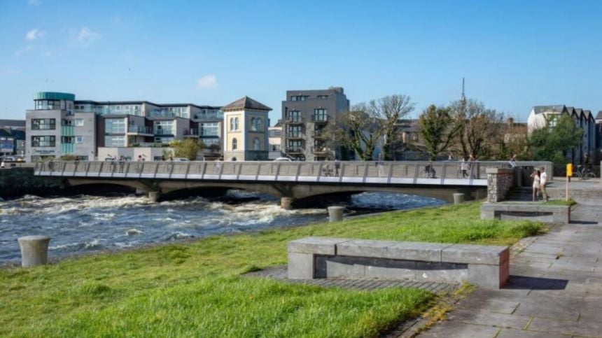 Works begin for new walkway at Wolfe Tone Bridge