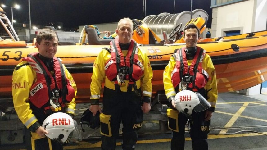 Galway RNLI gain two new fully-trained crew members