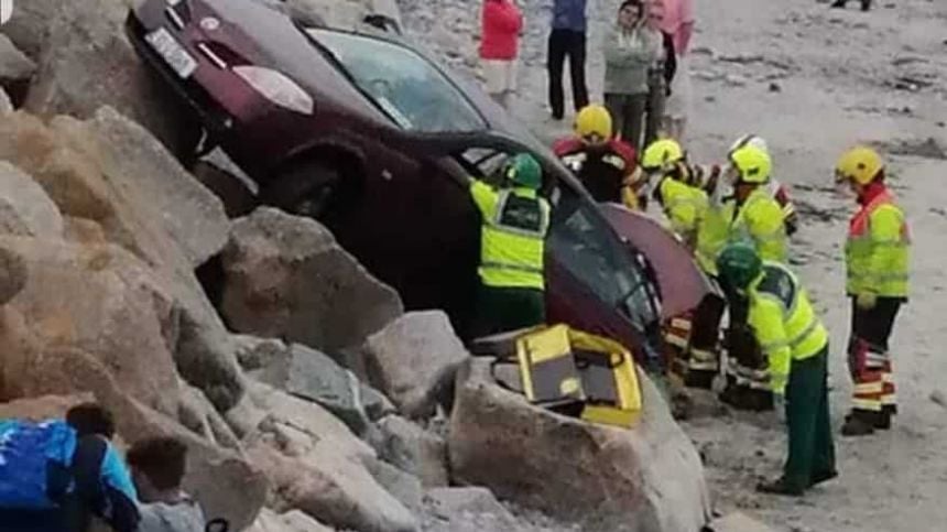 Emergency services attend Salthill traffic incident