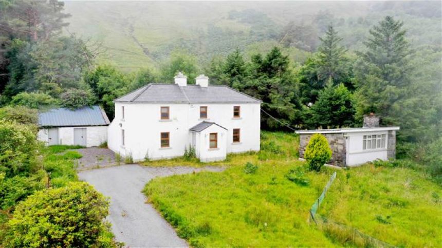 Three former Galway Garda stations fetch €800k at auction