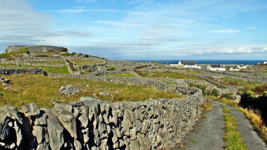 Initiative offering a family a year's free accommodation opens on Inis Meáin