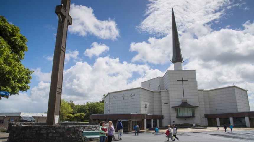 Archbishop Neary encourages online petitions for Mass of Remembrance for those who died from Covid-19