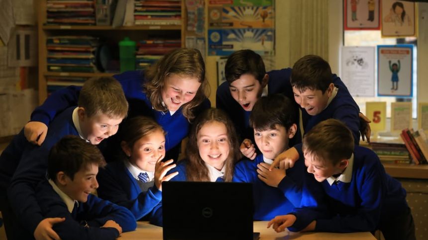 Over 50 Galway primary schools to be connected under National Broadband Plan by end of 2022