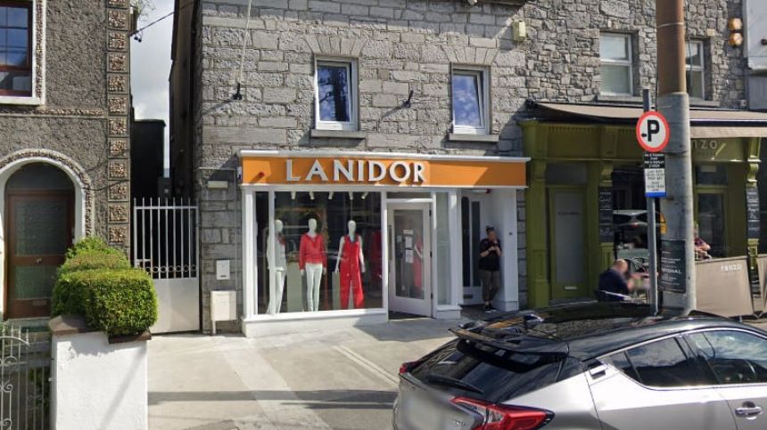 Gardai prevent city boutique from opening against regulations