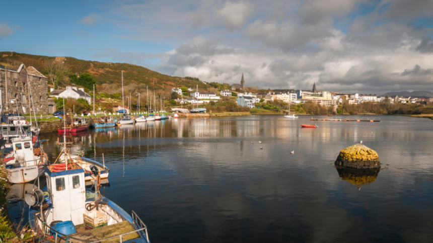 RNLI crew assists after man falls from Clifden quay