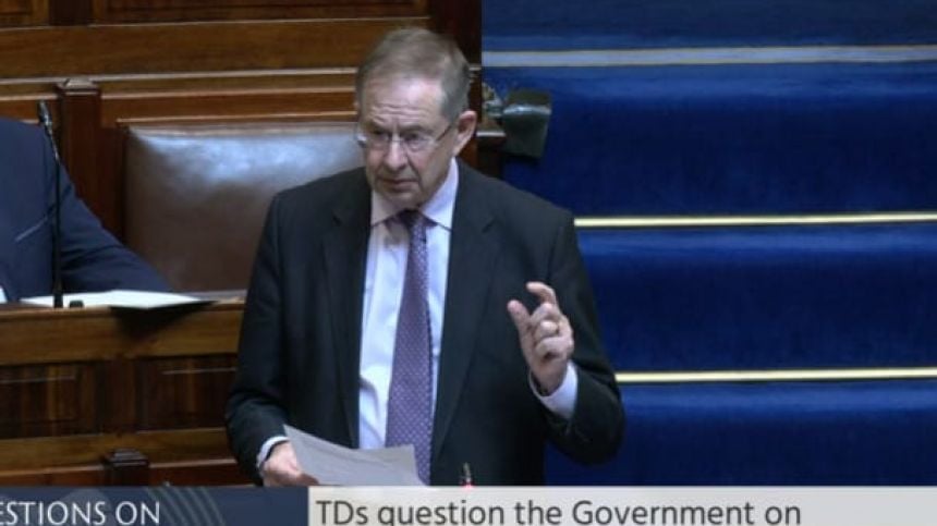 O' Cuiv demands Government tackle "scandal" of delays in planning system