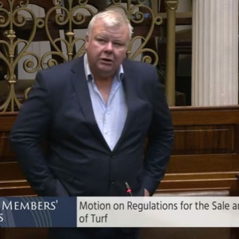 Government accepts Michael Fitzmaurice Dáil motion on turf exemptions