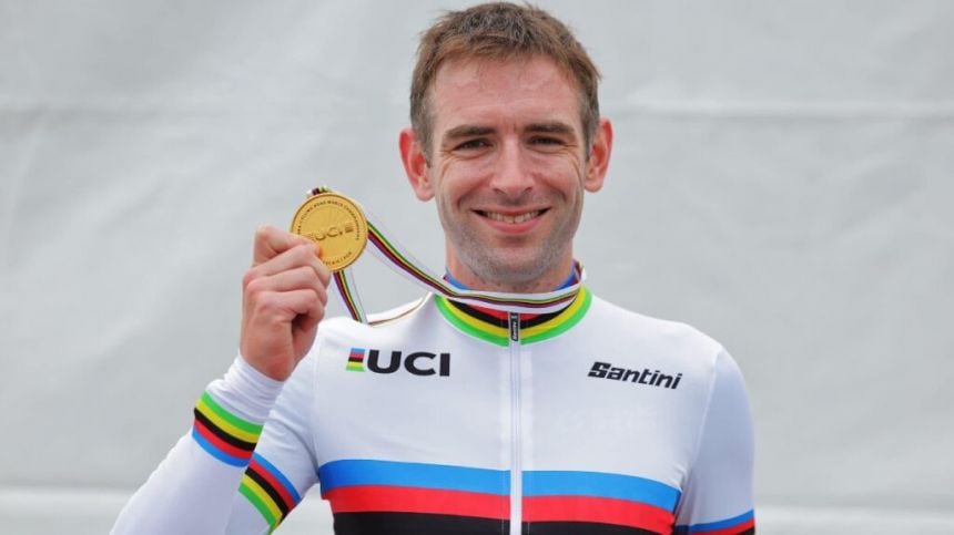 PARA CYCLING: New World Champion Ronan Grimes chats to Galway Bay FM