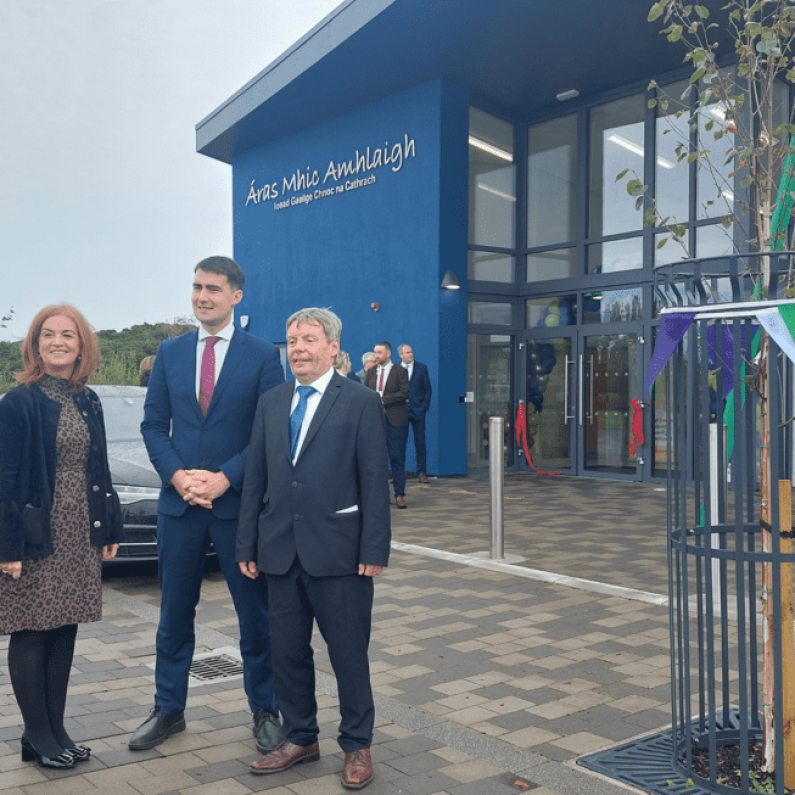 Minister praises young Gaelgeoirs as he opens Irish Language Centre in Knocknacarra