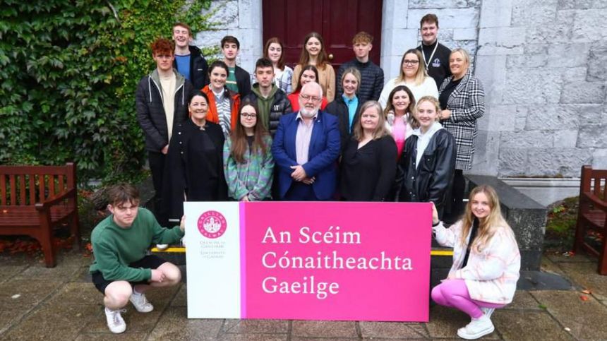 Irish speaking University of Galway students awarded €1,000 scholarship