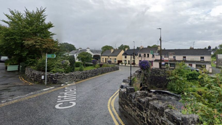 County council to consider proposal for traffic lights at Oughterard bridge