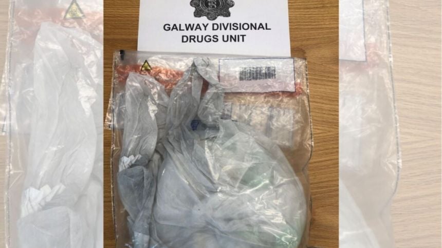 Woman arrested after Gardaí seize €60k of cocaine in city operation