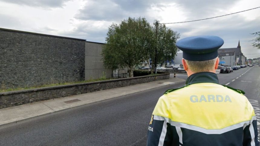 Witnesses sought to armed robbery in Ballinasloe town