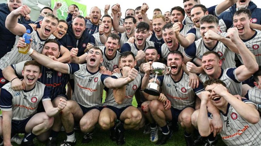 New York celebrate Connacht Senior Hurling League win