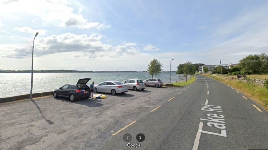 Call for public toilets at Loughrea Lake to open additional three months