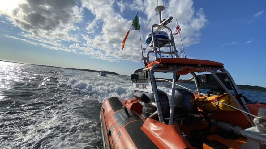 Clifden RNLI called to assist three divers following emergency situation