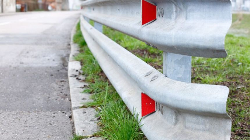 Call for crash barrier on N84 to be rebuilt after years of waiting