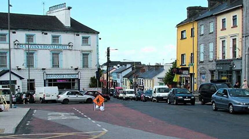 Galway County Council urged to review 'inadequate' public lighting in Gort