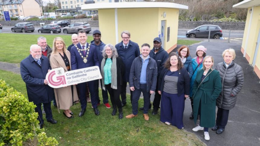 Mayor officially opens changing facility for the disabled at Ladies Beach, Salthill