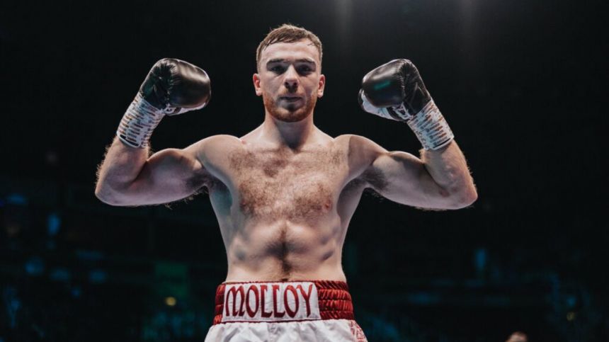 Galway pro-boxer Kieran Molloy maintains perfect record in UK