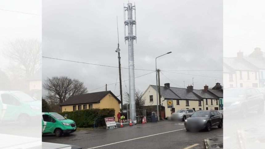 Councillor gunning to have "monstrosity" mast in Kilrickle moved elsewhere