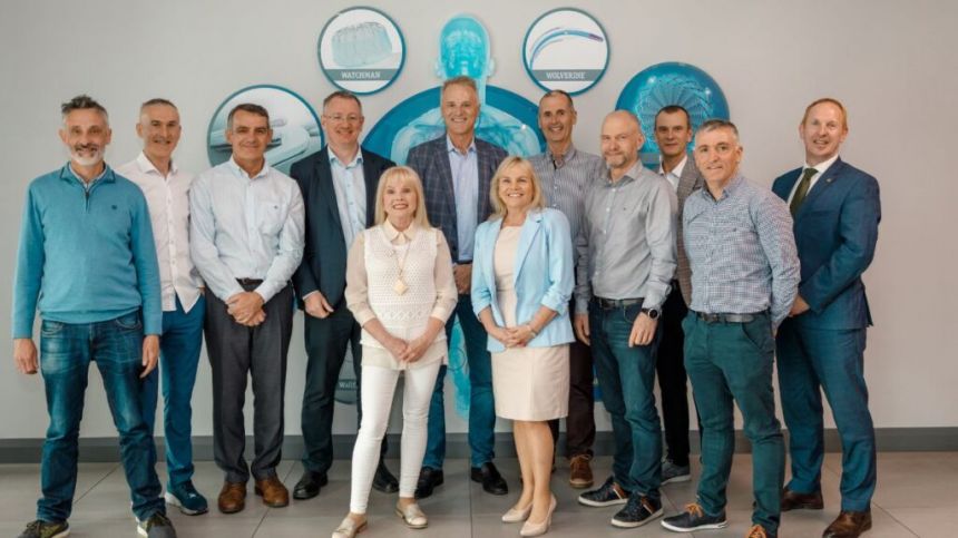 Long-serving staff members celebrate 30 years of Boston Scientific