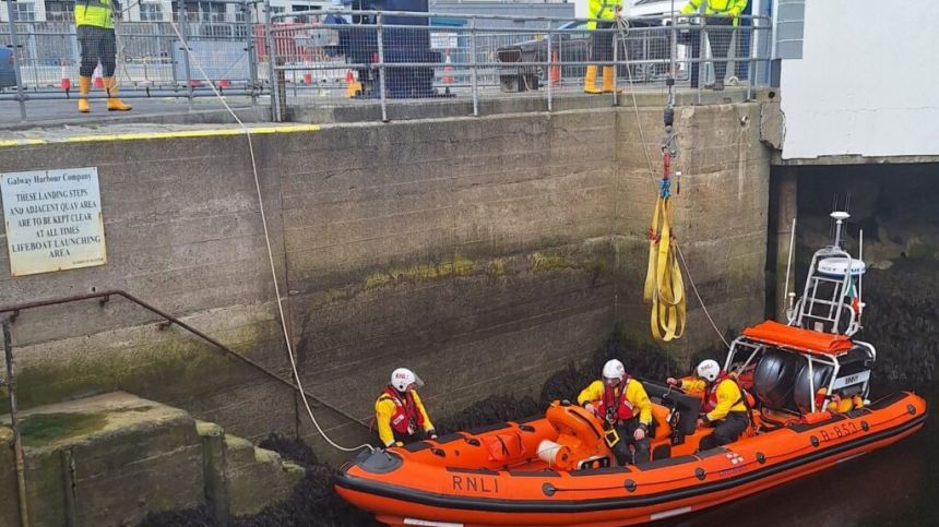 Galway RNLI volunteer crew launches twice in 18- hour-period