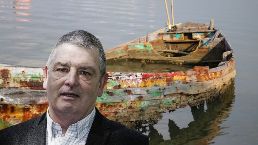 No-man's land cited as reason for derelict boat issue at Claddagh Hall