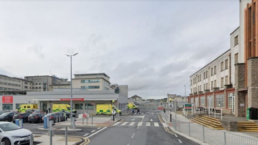 Two men in 20s taken to UHG after serious road collision in Dunmore