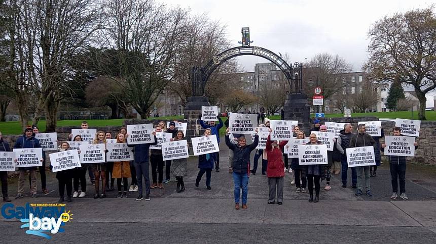 Galway teachers protest outside schools over proposed Leaving Cert changes