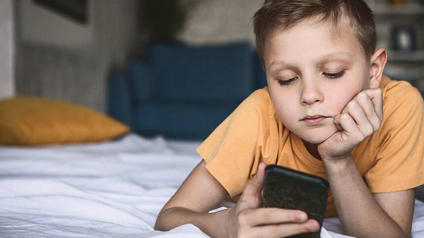 Deputy Connolly urges Galway parents have say on national campaign protecting children online
