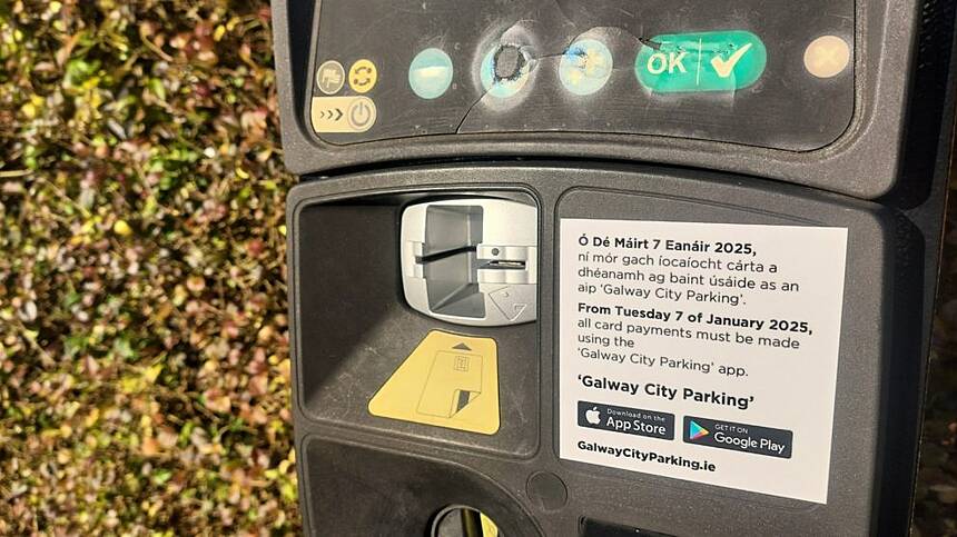 Cash option returns to pay and display machines across city